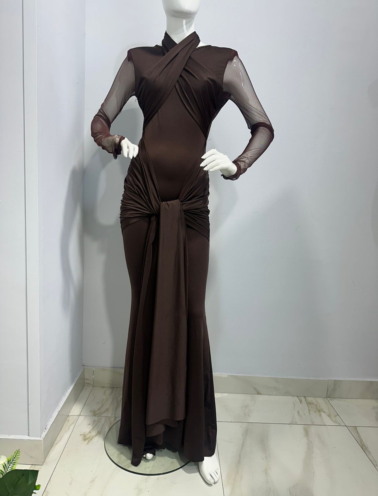 Taylor Velvet | Vestido Maxi con Manga de Tul y Espalda Descubierta