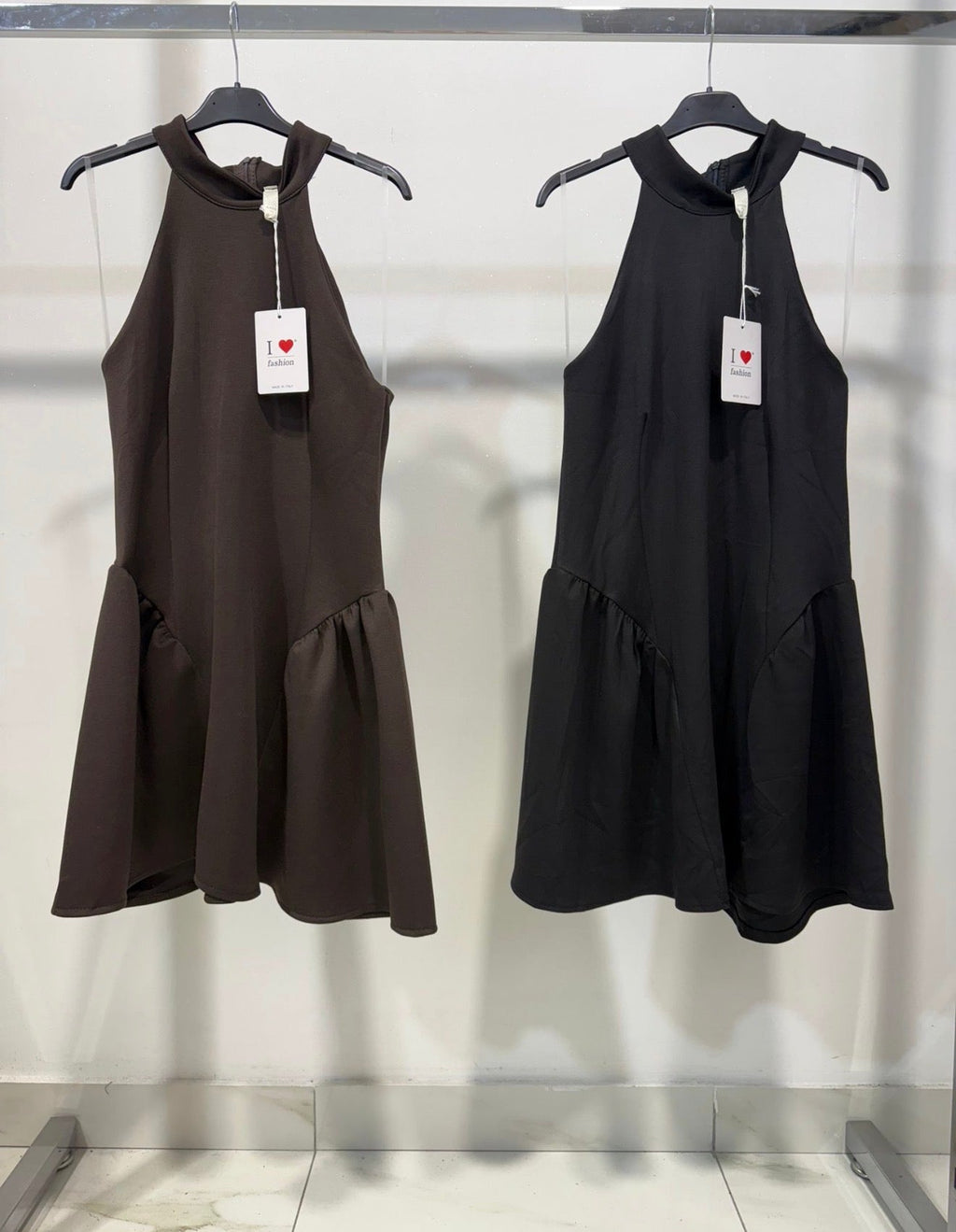 Sofía Halter | Vestido Mini Halter con Falda Voluminosa