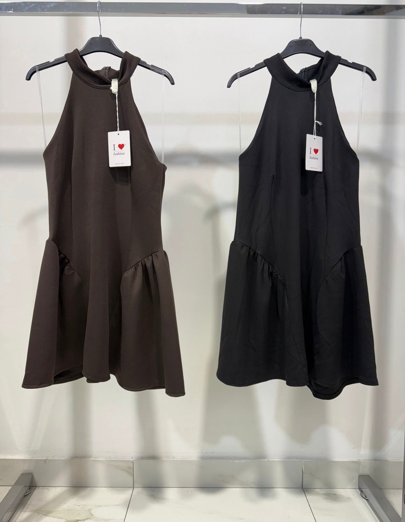 Sofía Halter | Vestido Mini Halter con Falda Voluminosa