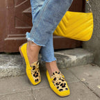 Sonia Loafers con Estampado Animal y Hebilla Decorativa