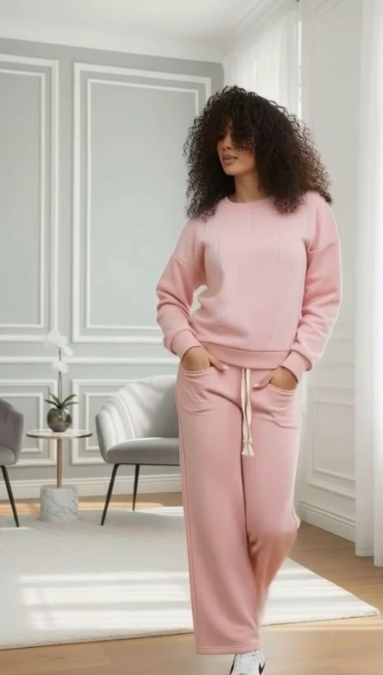 Stella Glam | Conjunto Sudadera y Pantalón con Detalles Glitter