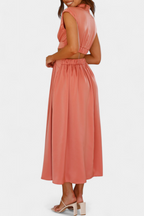Jocelyn Conjunto Largo Minimalista con Escote Alto y Abertura Lateral