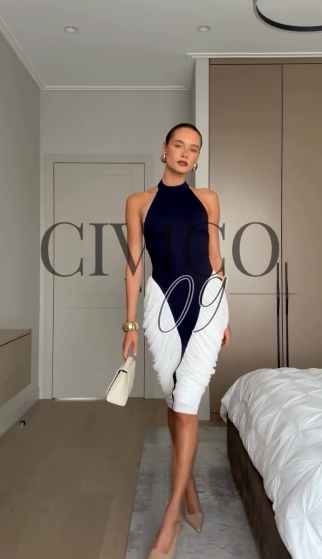 Emery Bicolor | Vestido Midi Halter Bicolor sin Mangas