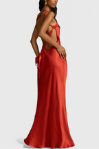 Lucra Vestido Maxi con Tirantes Diagonales y Espalda Descubierta