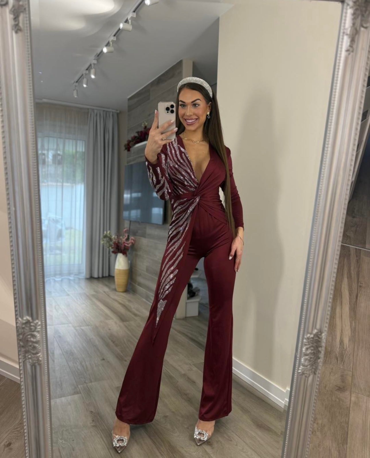 Calabria Noir | Mono Maxi Escote en V con Detalle de Strass y Campana