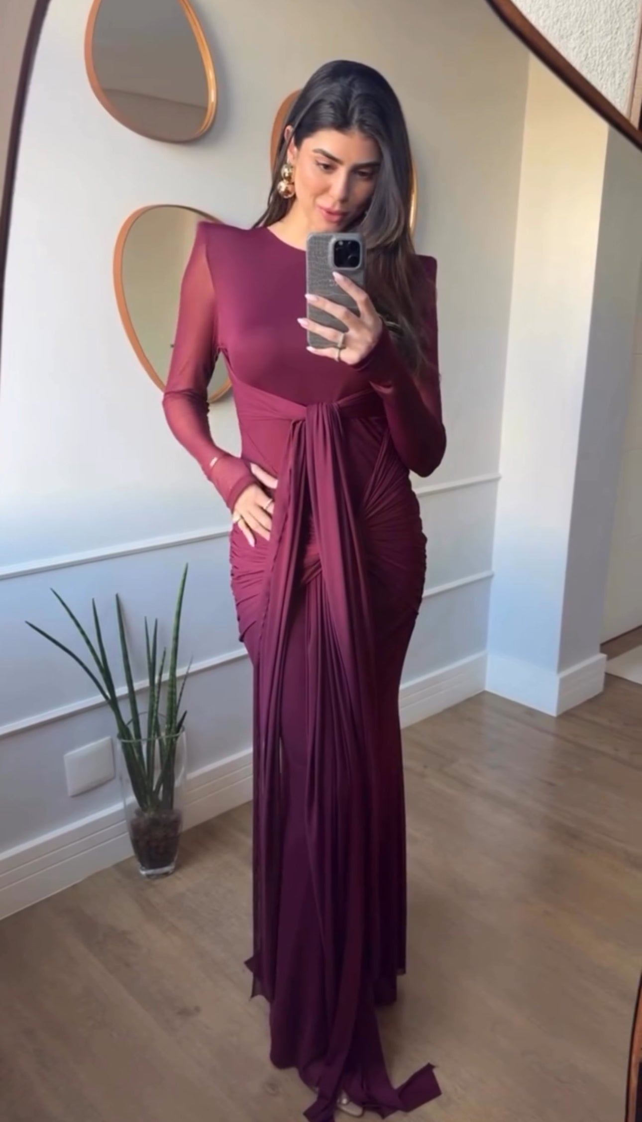 Taylor Velvet | Vestido Maxi con Manga de Tul y Espalda Descubierta