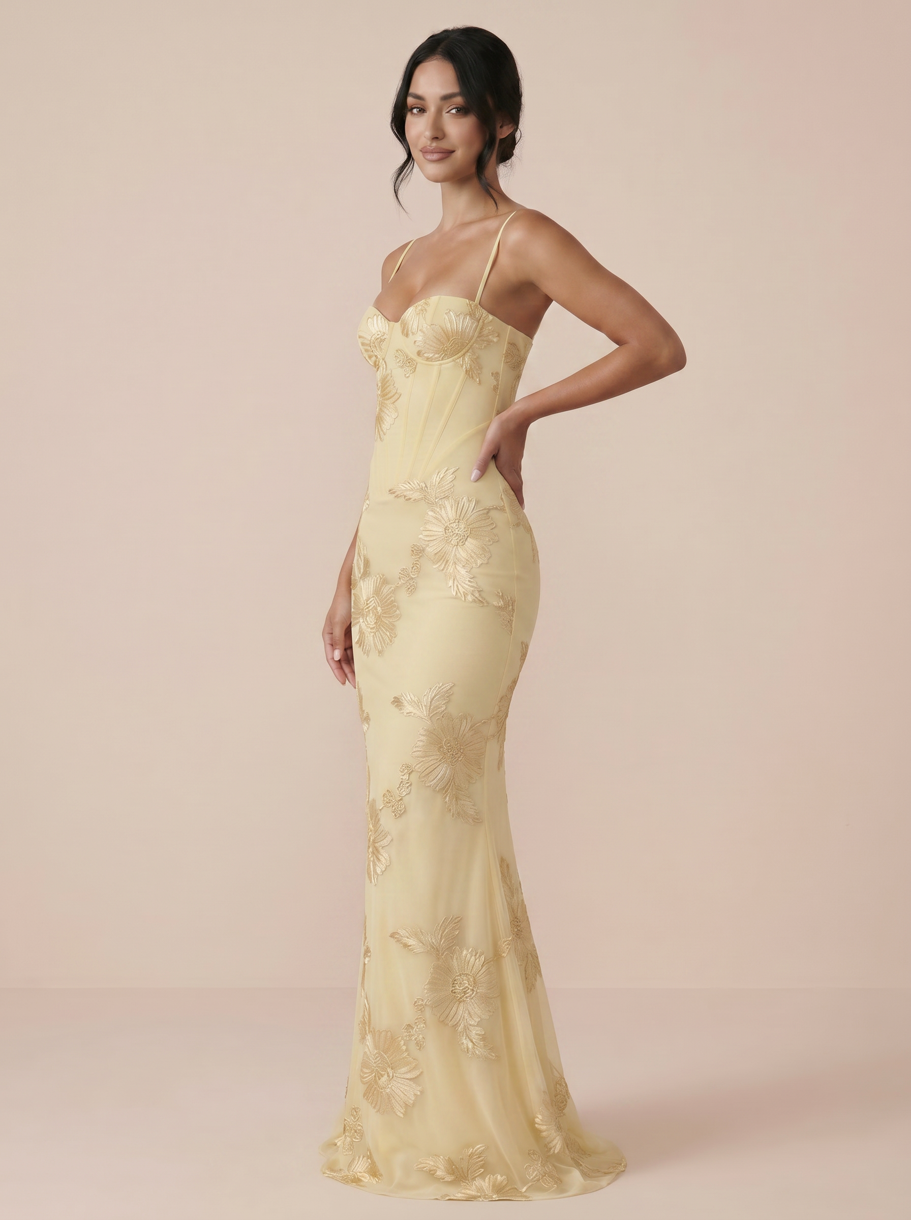 Renetta Vestido maxi sin espalda con tirantes finos y estampado floral