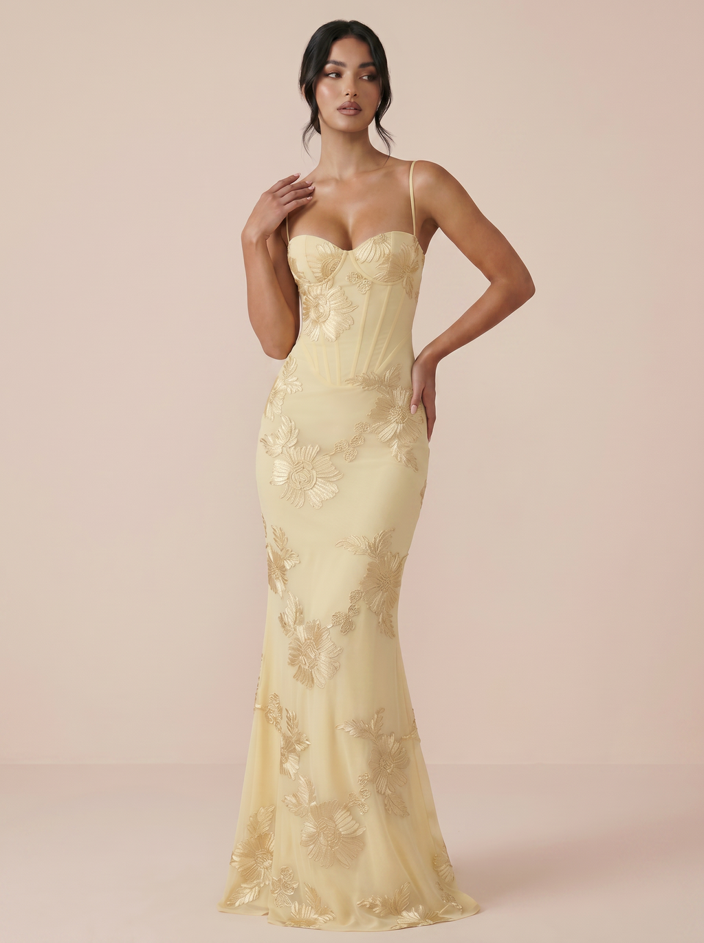 Renetta Vestido maxi sin espalda con tirantes finos y estampado floral