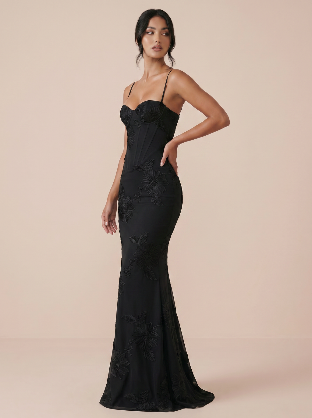 Renetta Vestido maxi sin espalda con tirantes finos y estampado floral