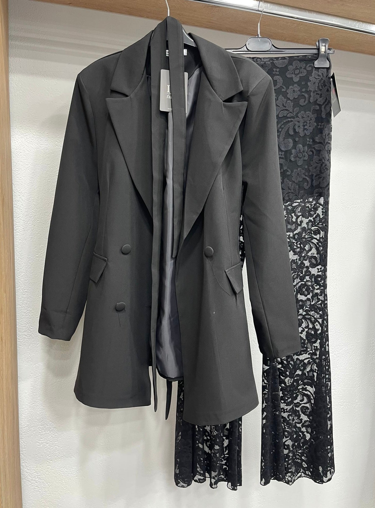 Velara Lace | Conjunto Vestido Blazer y Pantalón Palazzo de Encaje