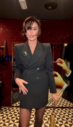 Bárbara Noir | Vestido Blazer de Doble Botonadura con Broche
