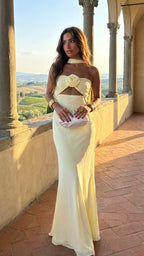 Vestido Gardenia — Maxi Halter con Rosa Corsage