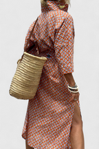 Sherlyn Vestido Camisero de Rayas con Estilo Atemporal