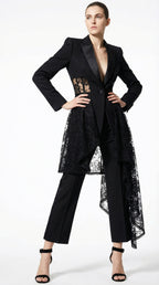 Vanessa Lace | Blazer Asimétrico con Detalle de Encaje