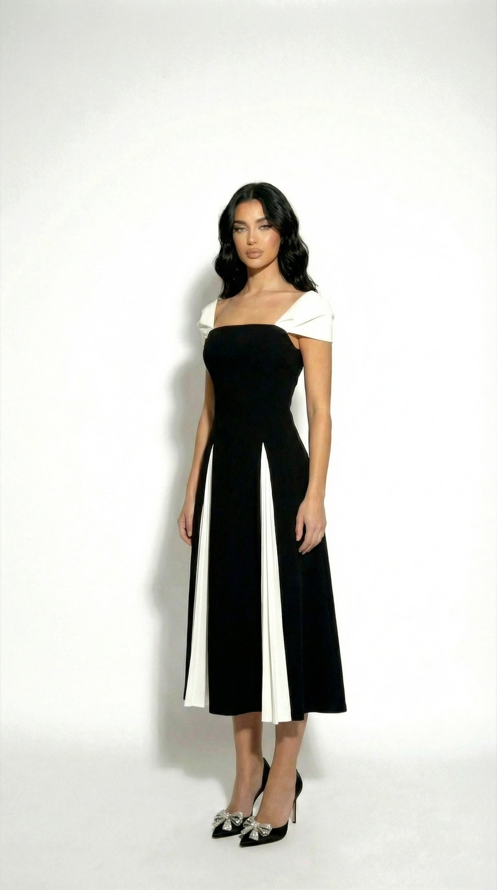 Divina Bicolor | Vestido Midi Bicolor con Falda Plisada y Manga Globo