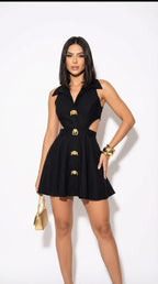 Maddy Gold | Vestido Mini Camisero con Aberturas Laterales y Botonadura Dorada