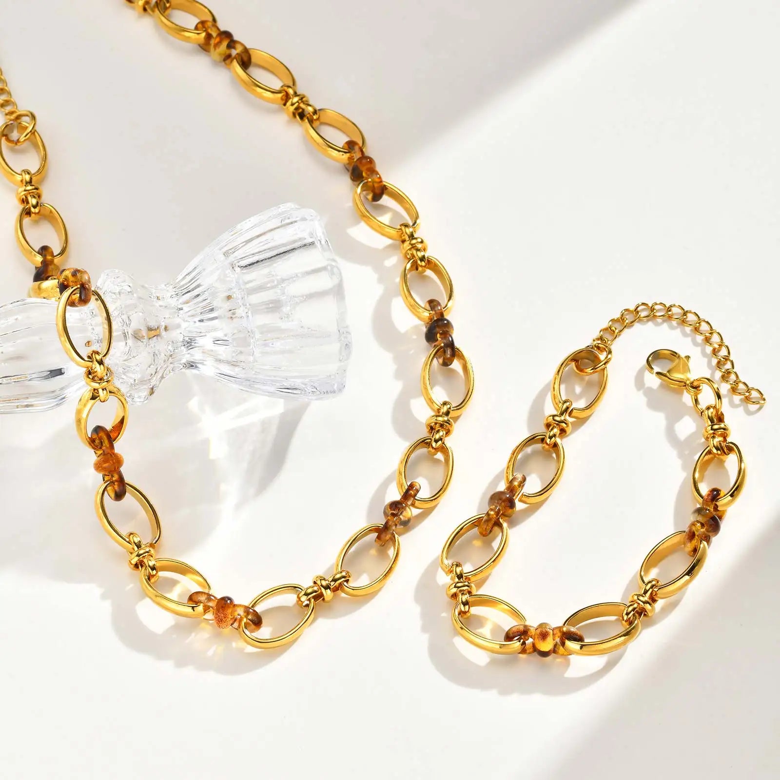 Collar Ámbar - En acero inoxidable chapado en oro | collar tipo gargantilla con eslabones