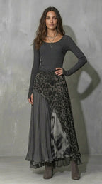 SILVANA | Vestido Maxi Plisado con Estampado Animal