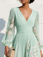 Gabriela ™ Vestido midi floral plisado de gasa con escote en V verde claro