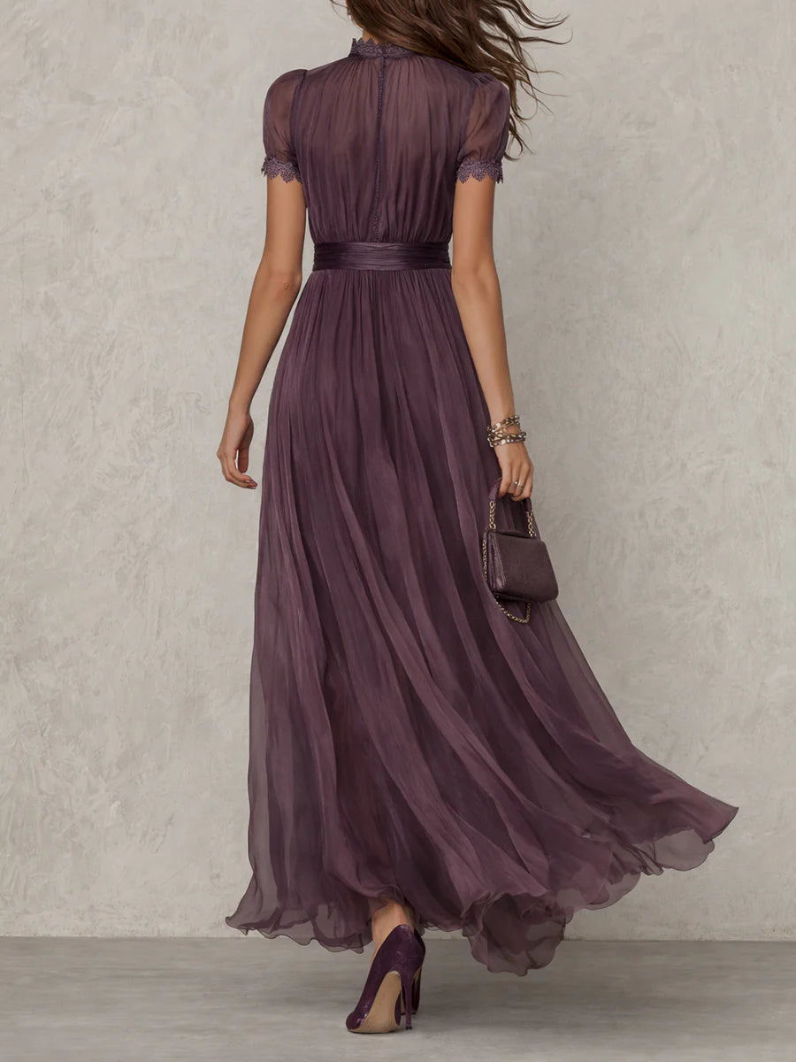 Flavia ™ Vestido largo violeta con escote de lágrima y borde de encaje de chiffon