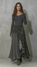 SILVANA | Vestido Maxi Plisado con Estampado Animal