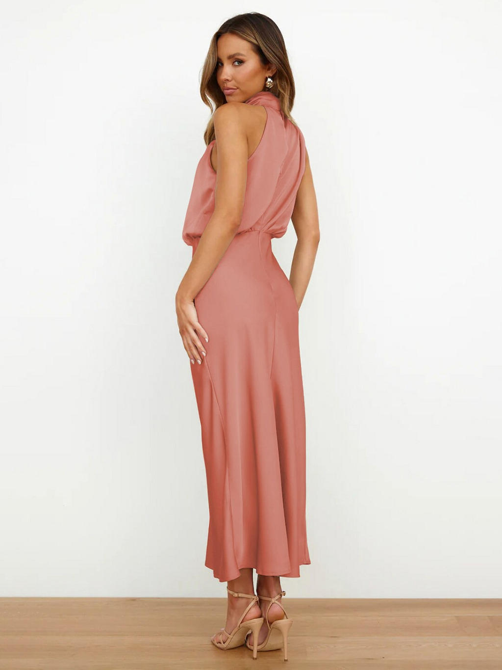 MARIANA | Vestido con escote americano