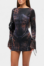 Tabea Vestido Mini con Manga Acampanada y Estampado de Ilusión