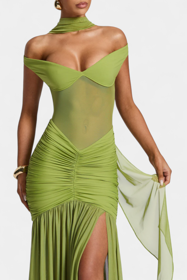 Therese Vestido Largo de Milk Silk con Escote Profundo y Fruncido Esculpido