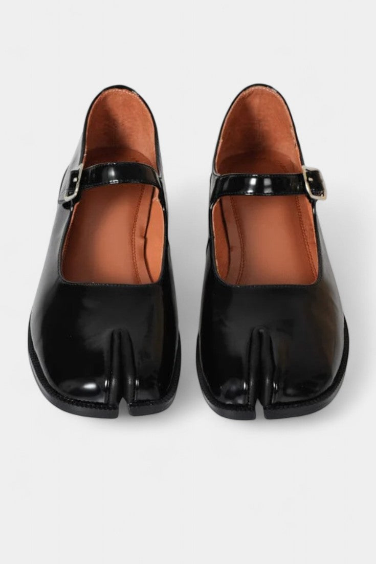 Martha Mary Janes de Cuero con Punta Dividida