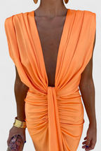 Lakisha Vestido Midi Fruncido con Escote Profundo