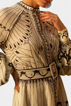 Soria Vestido Maxi Botón Bordado de Estilo Folk