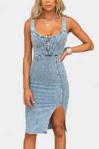 Janessa Vestido Denim con Tirantes Ajustables y Abertura Frontal